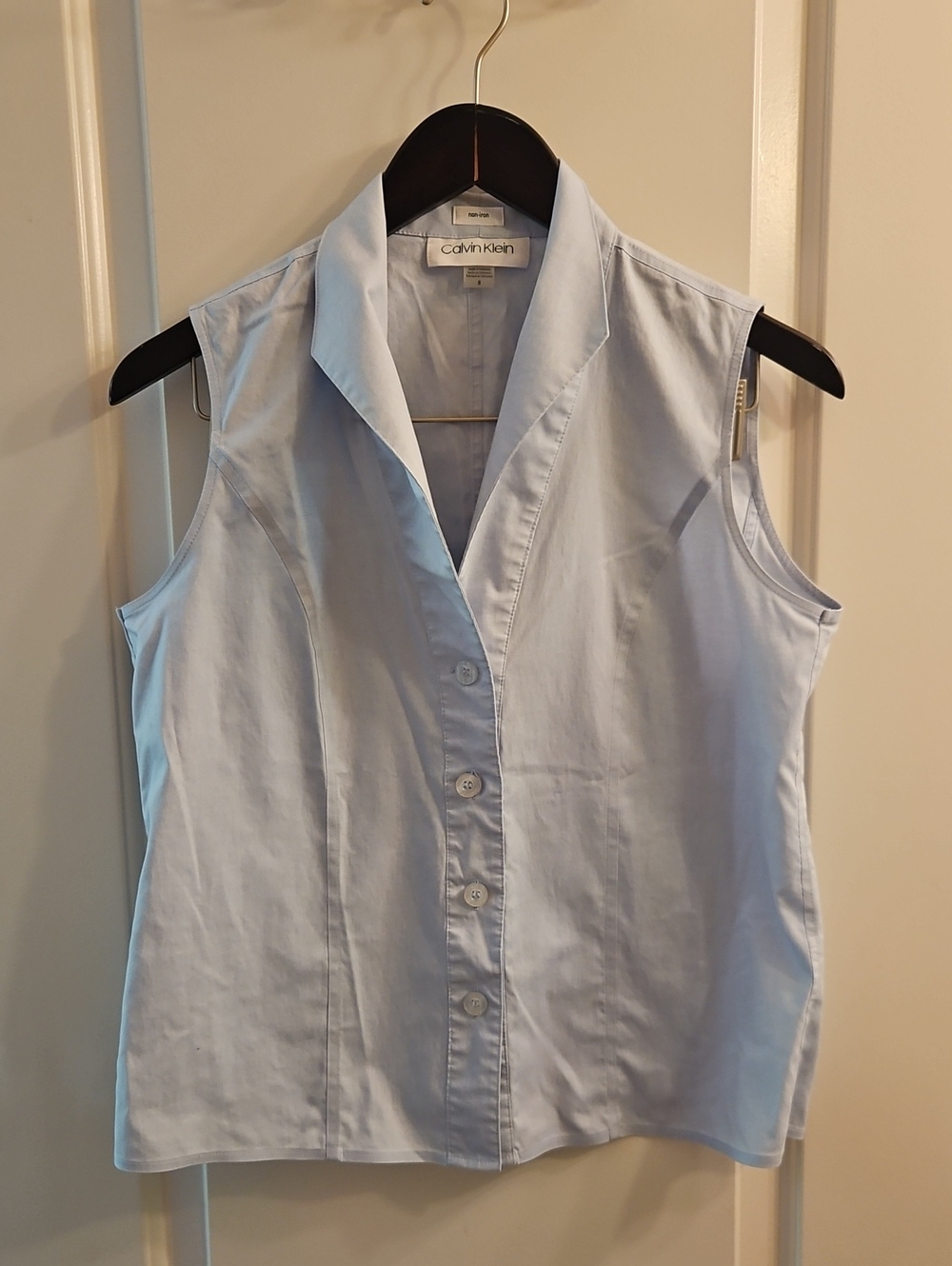 Calvin Klein No-Iron Light Blue Sleeveless Fitted Blouse, 8, Minimalist - Picture 2 of 9